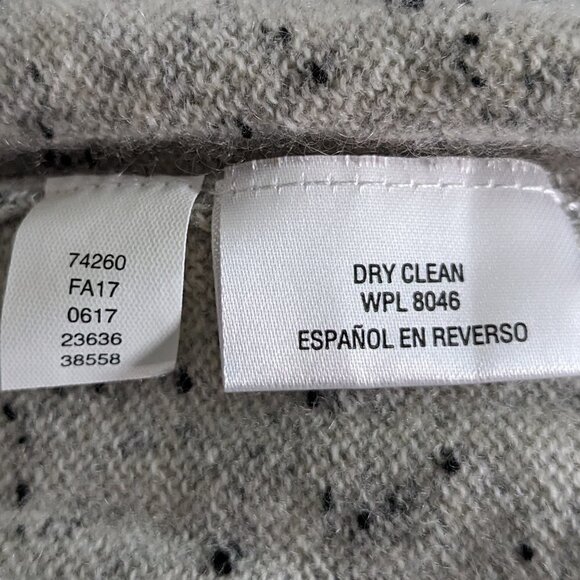 Cashmere Charter Club Luxury Sweater V-Neck Gray Charcoal Long Sleeve SZ Medium - Picture 4 of 13